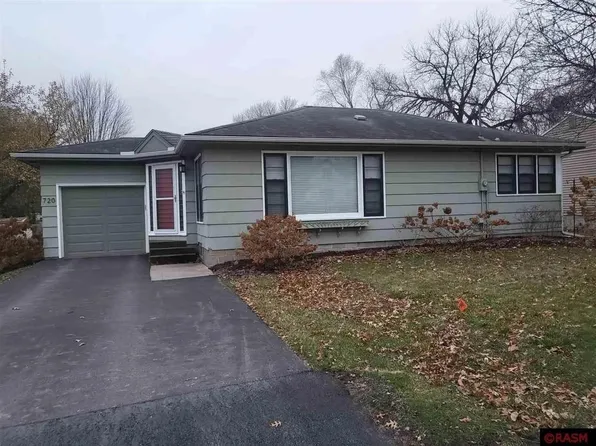 720 8th Ave NE, Waseca, MN 56093