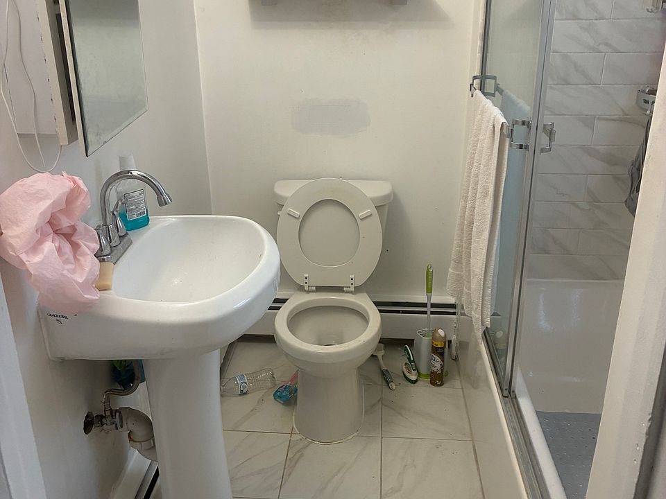 1st image of 16 Terrace Ave Floor 2