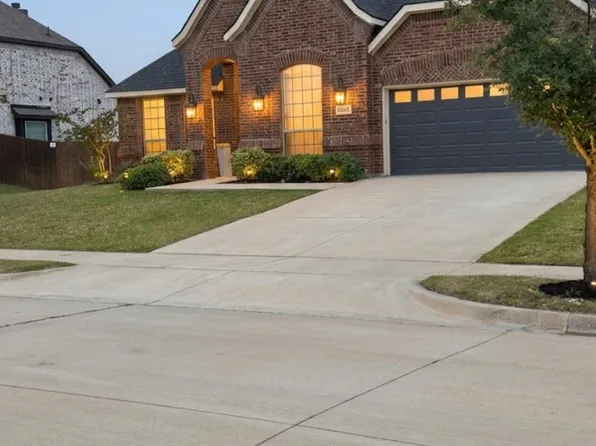 1533 Pierce St, Waxahachie, TX 75165