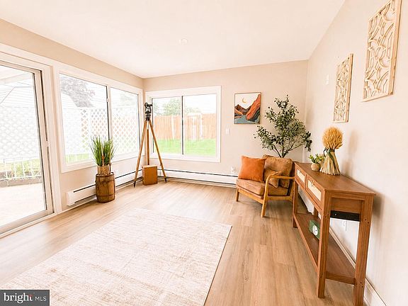 5th image of 27 River Ln