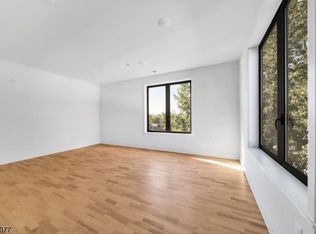 1037 Amboy Ave #401, Edison, NJ 08837