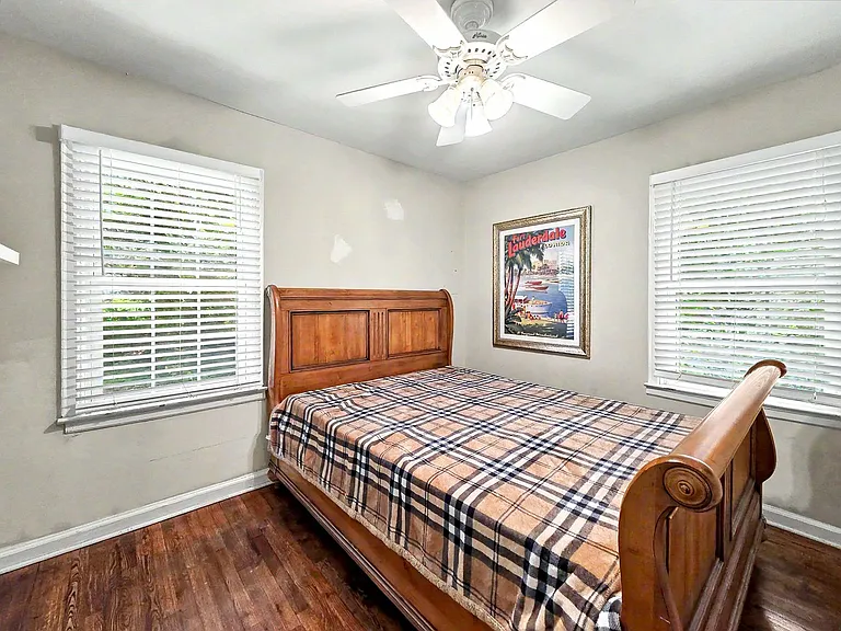 1804 Sumter St NW — Photo 18