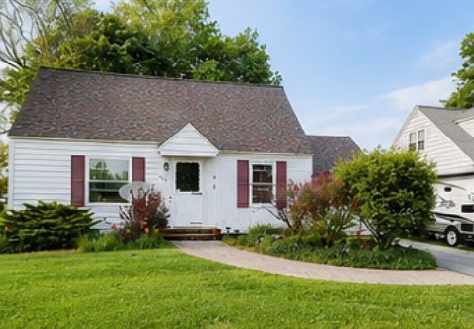 1st image of 208 Brooklea Dr