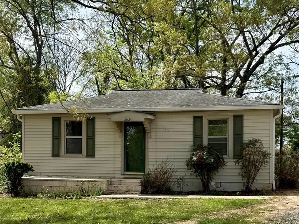 2025 28th St NE, Hickory, NC 28601