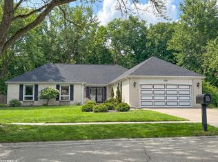 3849 Grace Ln, Glenview, IL 60025