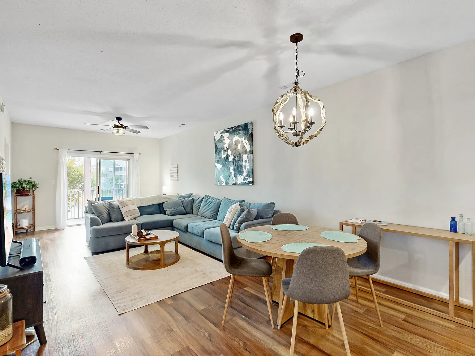 2 bed, 1000 sqft, $1,650 — Photo 3