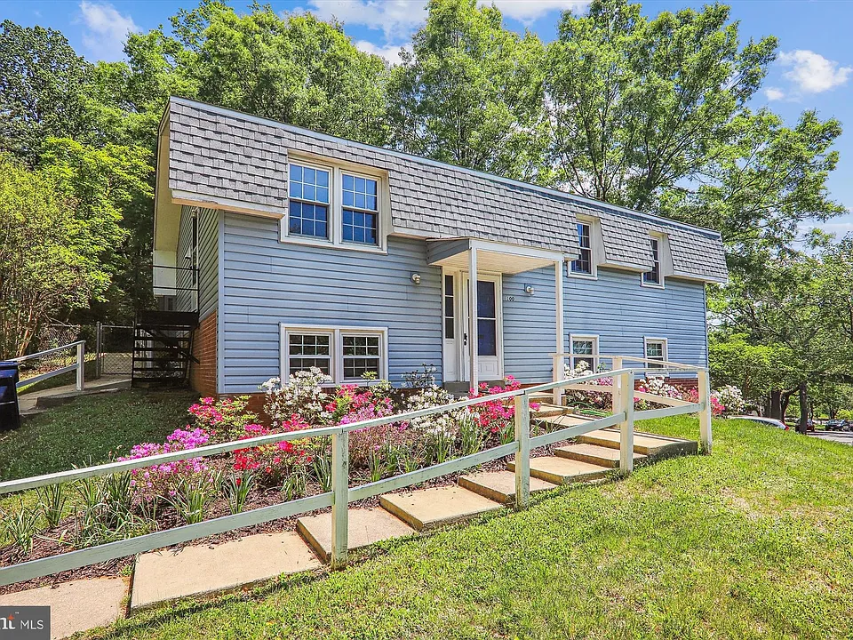 100 Periwinkle Ct