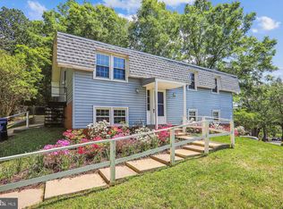 100 Periwinkle Ct, Greenbelt, MD 20770