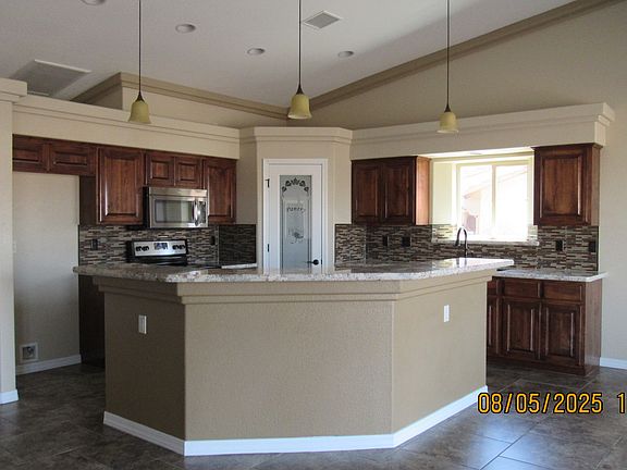 5th image of 795 Acoma Blvd S