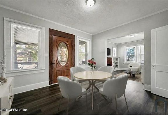 4th image of 805 Lynton St