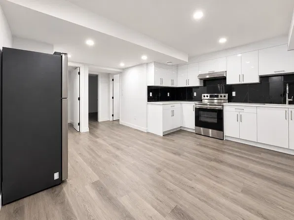 9925 222a St NW #Basement, Edmonton, AB T5T 7J1