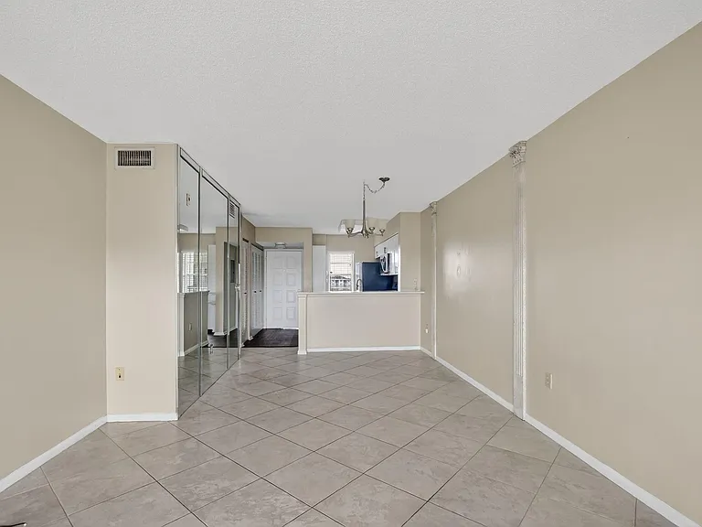 2236 N Cypress Bend Dr #508 — Photo 10