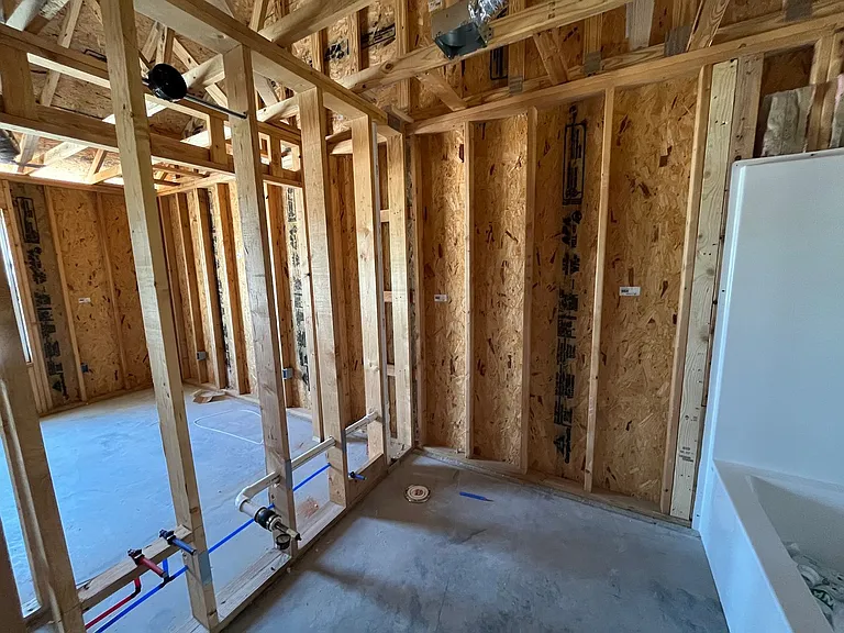 211 N And South Rd — Photo 8