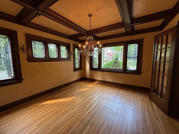 4th image of 2010 Main STREET