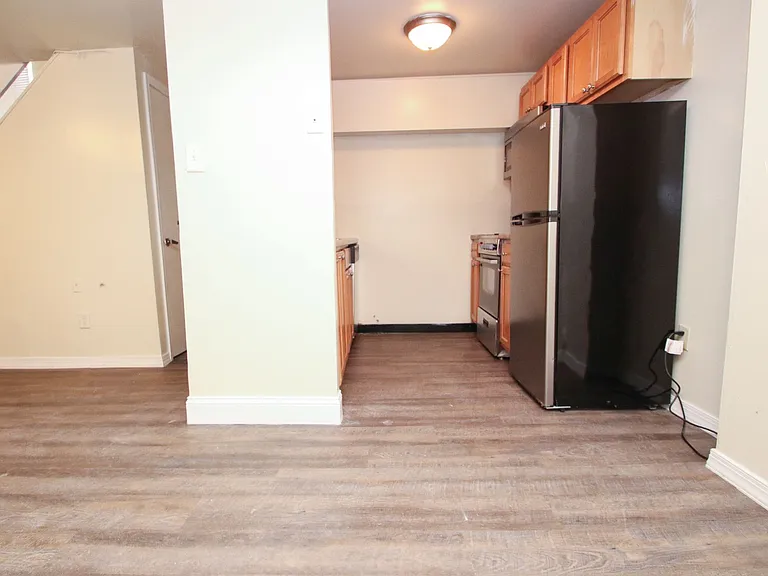 515 S 12th St — Photo 30