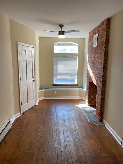 Living room / Foyer