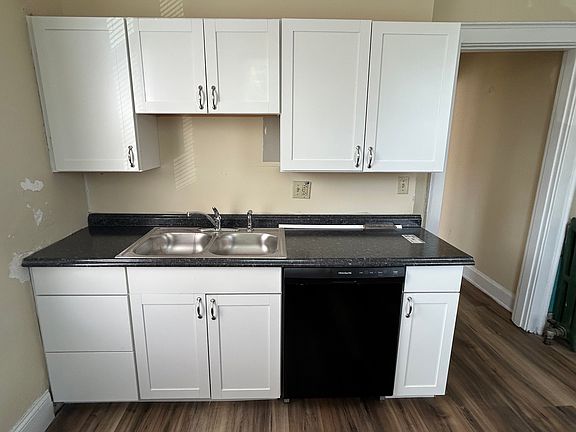 2nd image of 339 Ludlow Ave APT 2