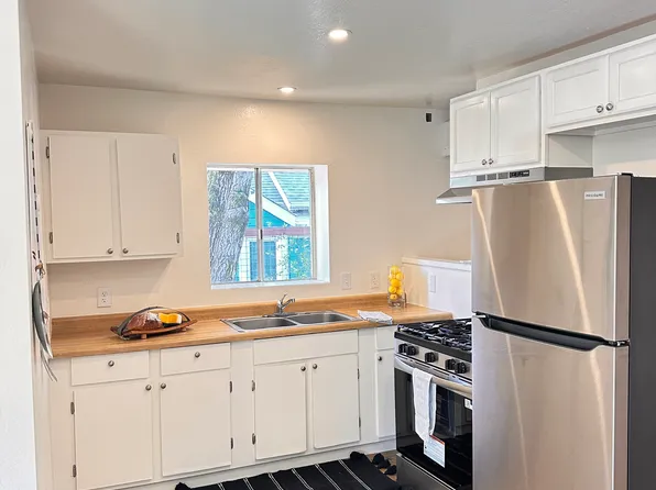 450 Randolph St #1, Napa, CA 94559