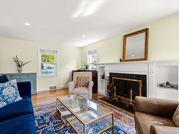 2nd image of 14 Barry St