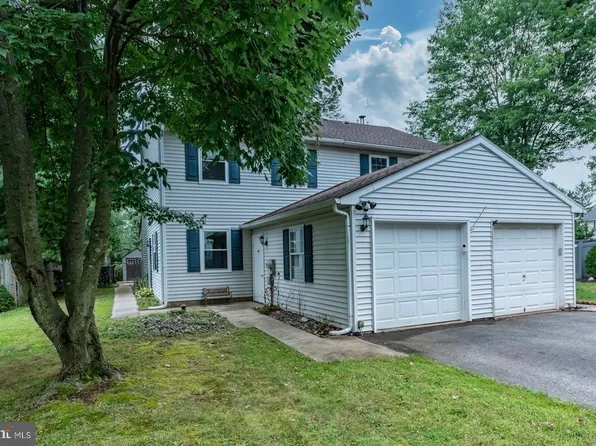 460 Indian Crest Dr, Harleysville, PA 19438