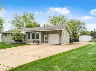 220 Meadow Dr, Circleville, OH 43113