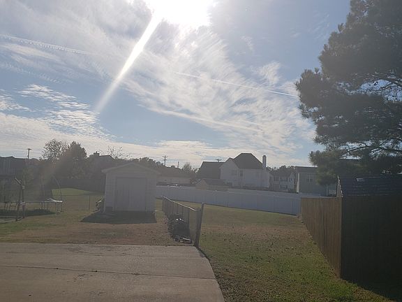 3rd image of 1368 Mackenzie Ct
