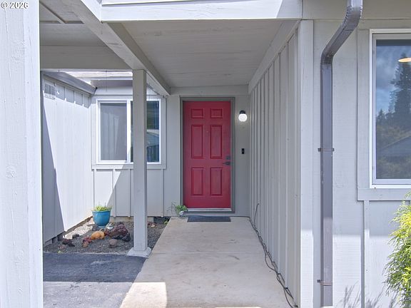 5th image of 802 NW 133rd St APT A