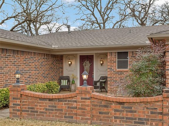 3rd image of 408 Stonehenge Dr
