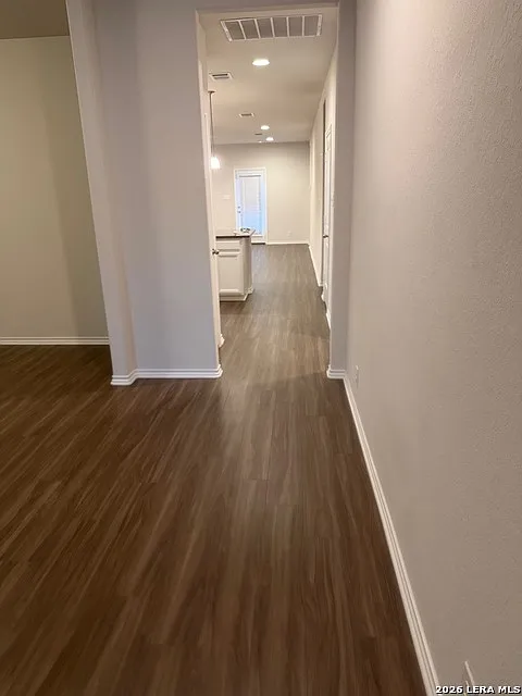 3 bed, 2.0 bath, 2165 sqft, $2,000 — Photo 2