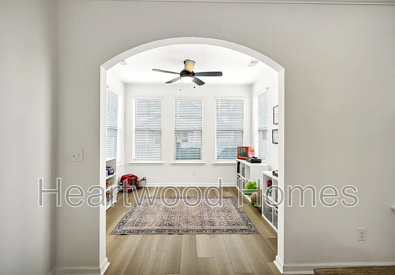 924 Windchase Way — Photo 9