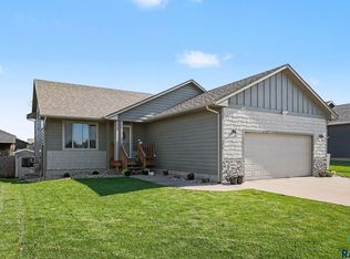 8904 W 22nd St, Sioux Falls, SD 57106
