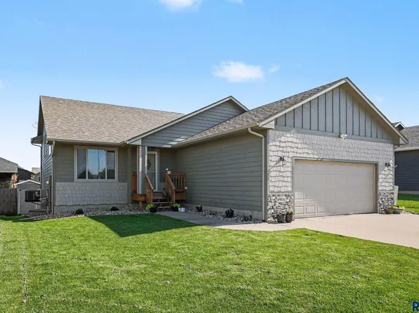 8904 W 22nd St, Sioux Falls, SD 57106