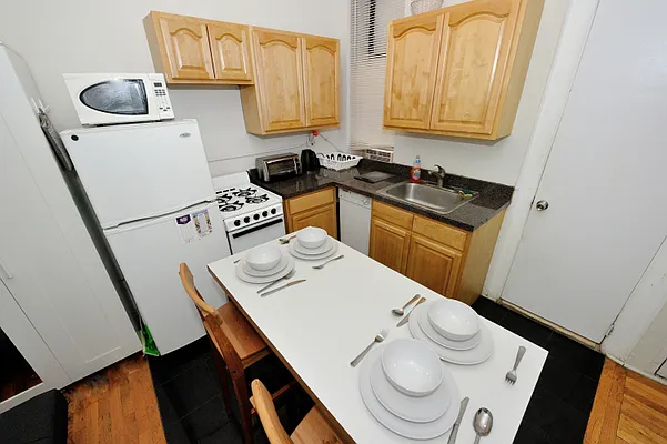 Rented by Furnished Habitat | media 37