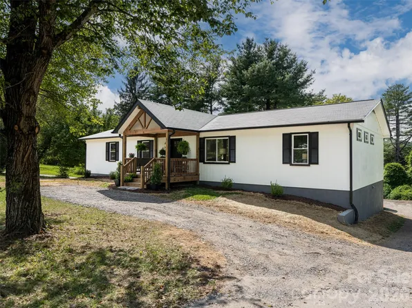 21 W Chapel Rd, Asheville, NC 28803