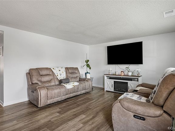 5th image of 9438 Tracey Lynne Cir