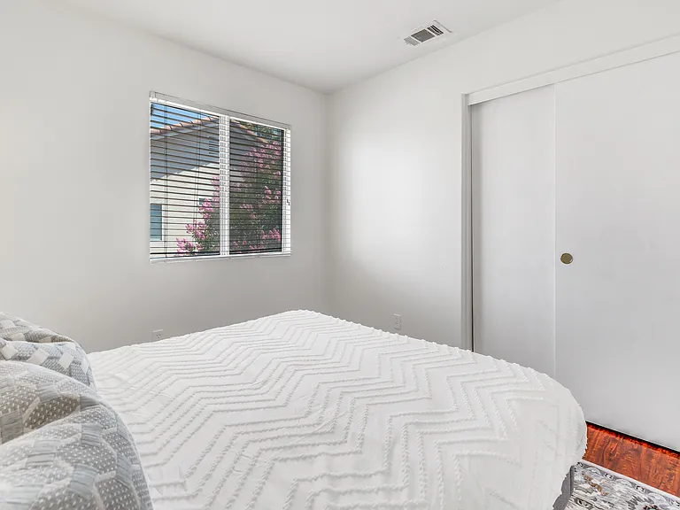 7642 Northrop Dr — Photo 49