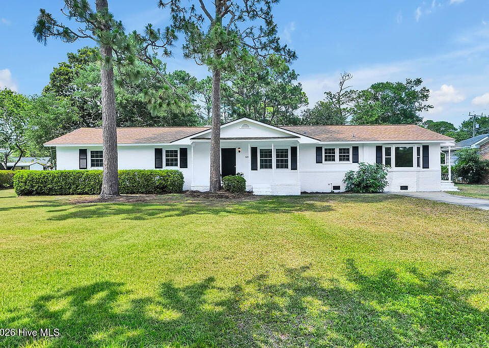 1st image of 809 Pine Valley Drive