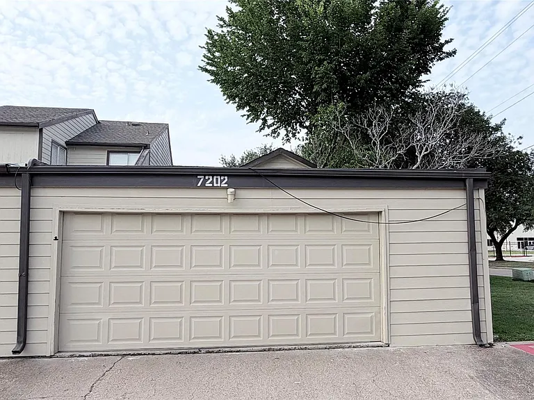 7202 S Dairy Ashford Rd — Photo 38