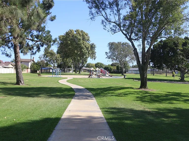 16572 Patricia Ln — Photo 27