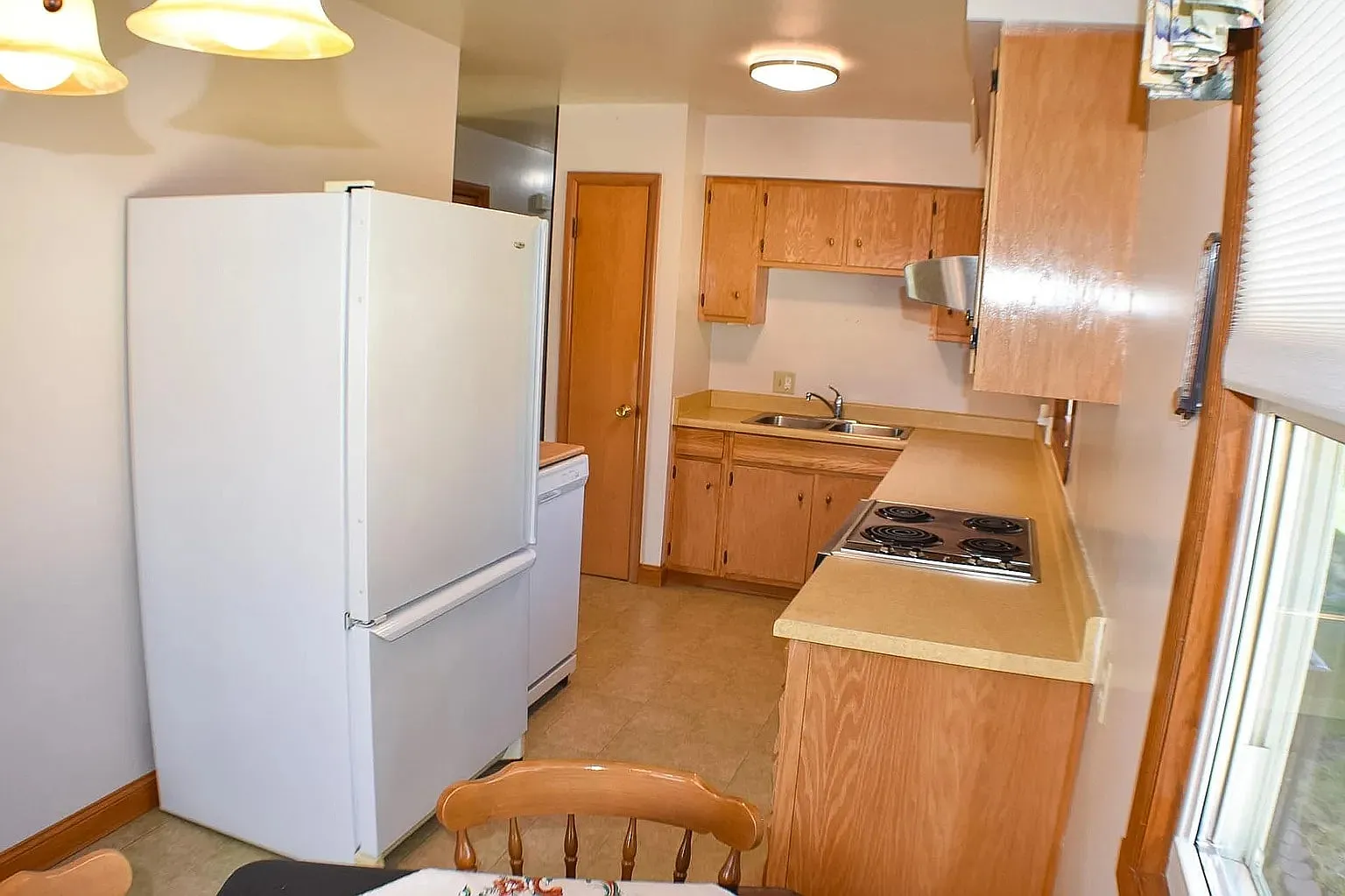 4 bed, 1824 sqft, $1,950 — Photo 3