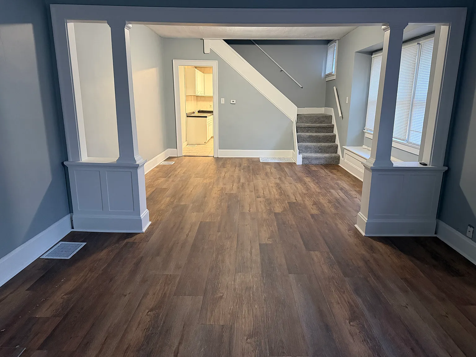 3 bed, 1.5 bath, 1500 sqft, $1,300 — Photo 2