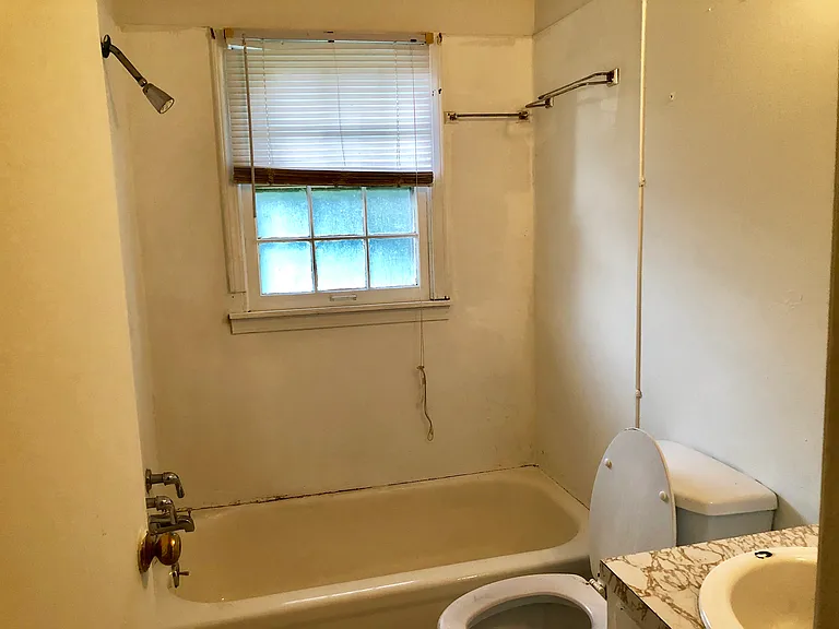 1250 Stratford Dr — Photo 6