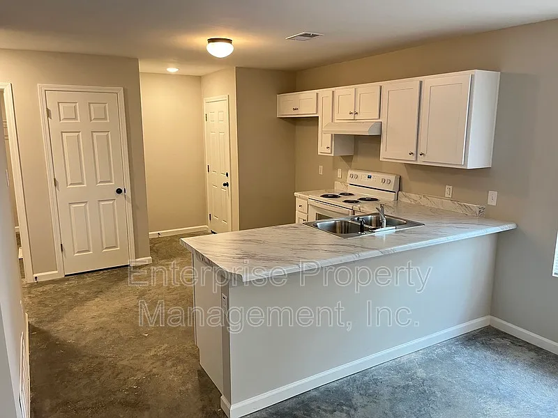 4 bed, 2.0 bath, 1222 sqft, $1,465 — Photo 3