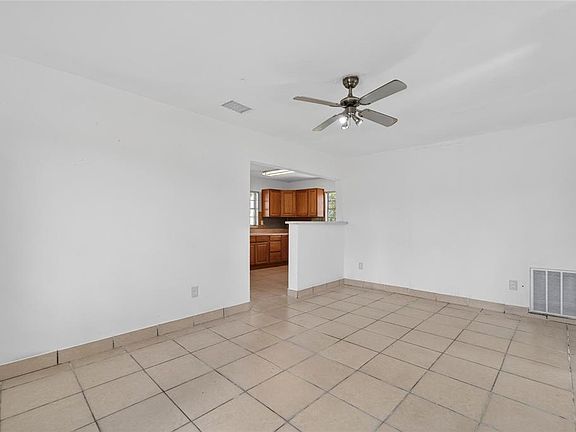 3rd image of 1437 Arlington Rd