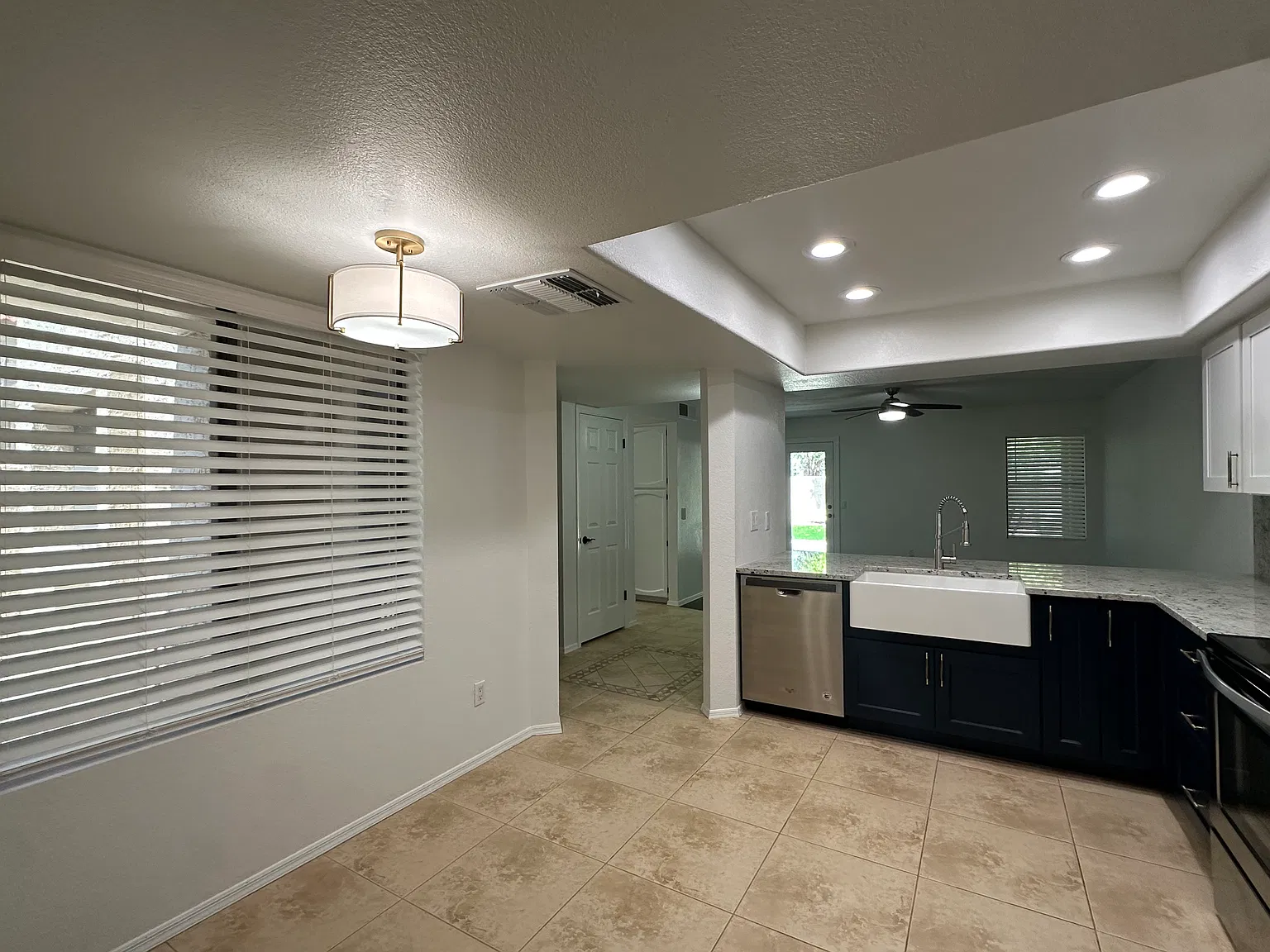 2 bed, 1023 sqft, $1,900 — Photo 2