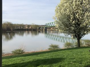 402 Hart St APT 4, Marietta, OH 45750