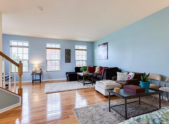 4th image of 3901 Fish Pond Ln #0