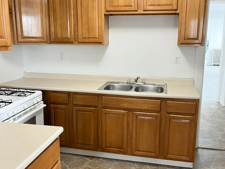 911 State St #3 — Photo 12