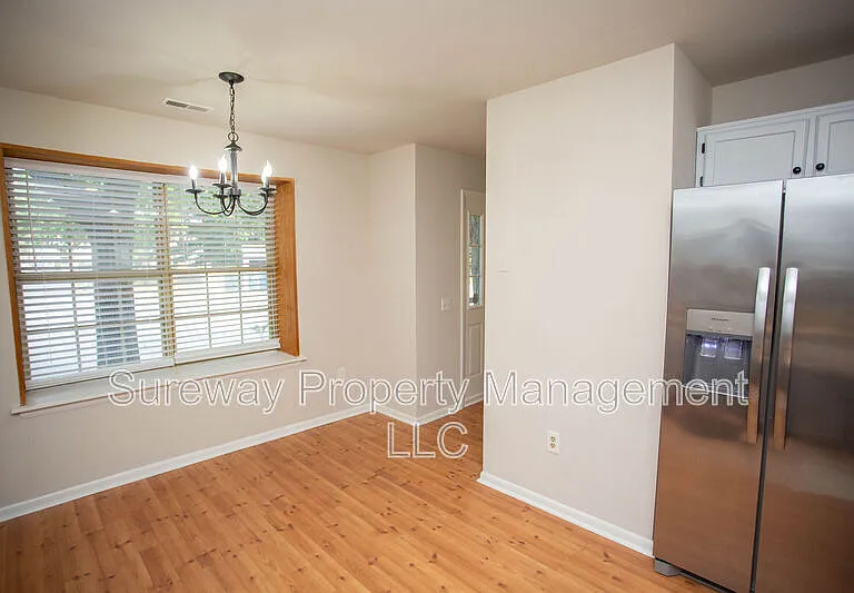 137 Brent Ct — Photo 10