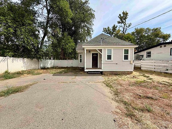 3rd image of 1110 10th St